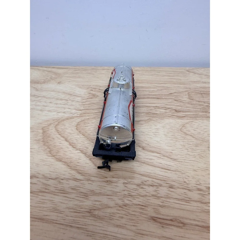 Vintage HO Scale Texaco Oil Tanker Rail Car Silver Red Made in Italy #AA